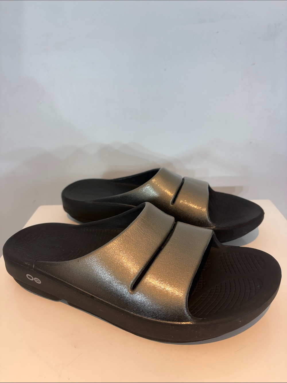 OOFOS OOlala Slide Sandals Bronze Metallic Comfort Recovery Slides Women’s 9
